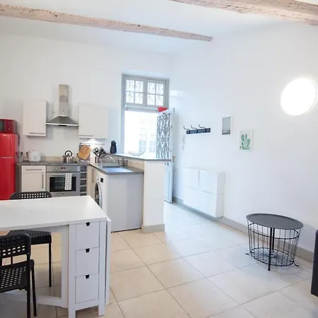 Domus Arena, Parking, Wifi, Arenes Apartment *